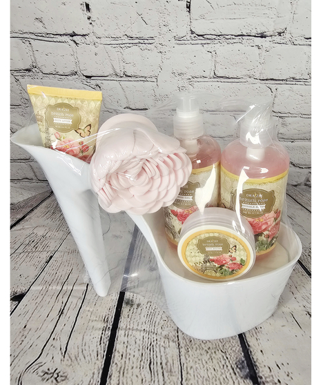 5-piece bath set that includes : Shower Gel • Bubble Bath • Body Butter • Body Lotion • Soft EVA Bath Puff