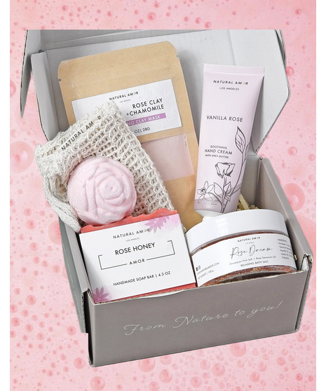 Natural Amor Spa Sets in 3 fragrances